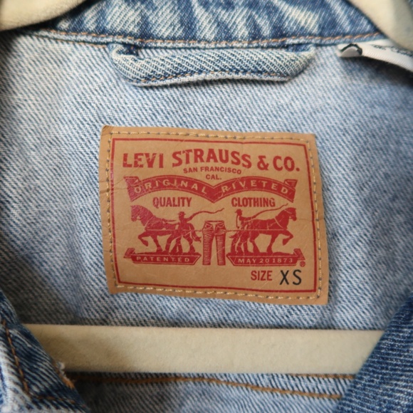 Levi's Blue Denim Trucker Jacket Size XS Women's - Picture 3 of 3